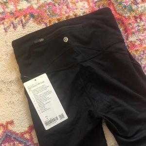 NWT Lululemon Hot Pursuit 21” Legging in Black